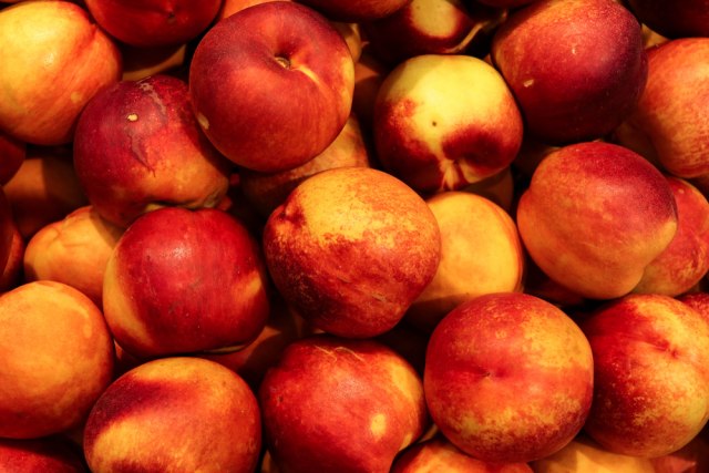 Letnje voće puno magnezijuma i fosfora, najbolje za rad creva i zdravlje očiju